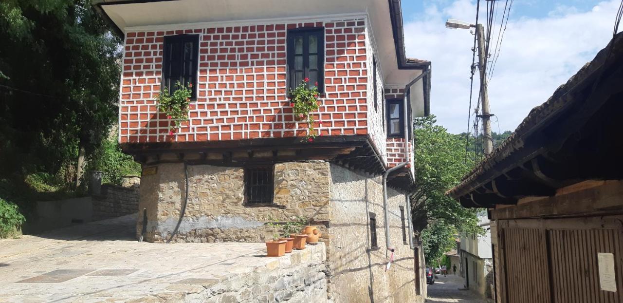 The Red Konak Villa Veliko Tarnovo Kültér fotó